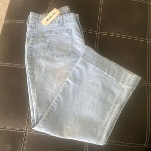 Women’s Light Wash Wide Leg Cropped Denim Jeans Approx Size 10 / M – 33” Waist